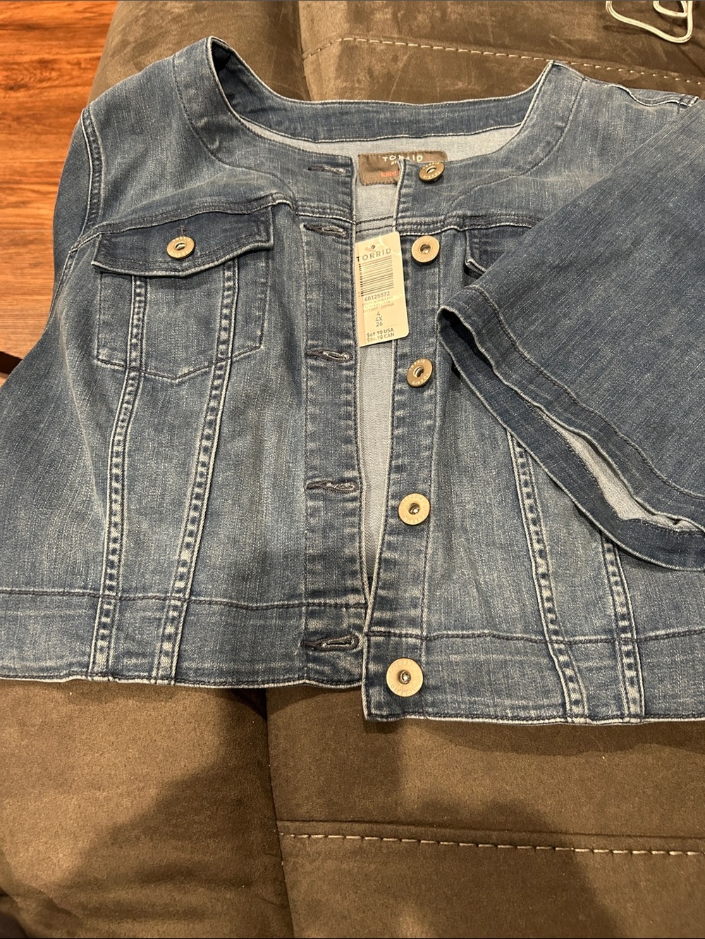 NWT torrid Faded Blue Cropped Denim Jacket SIZE 4x / 26